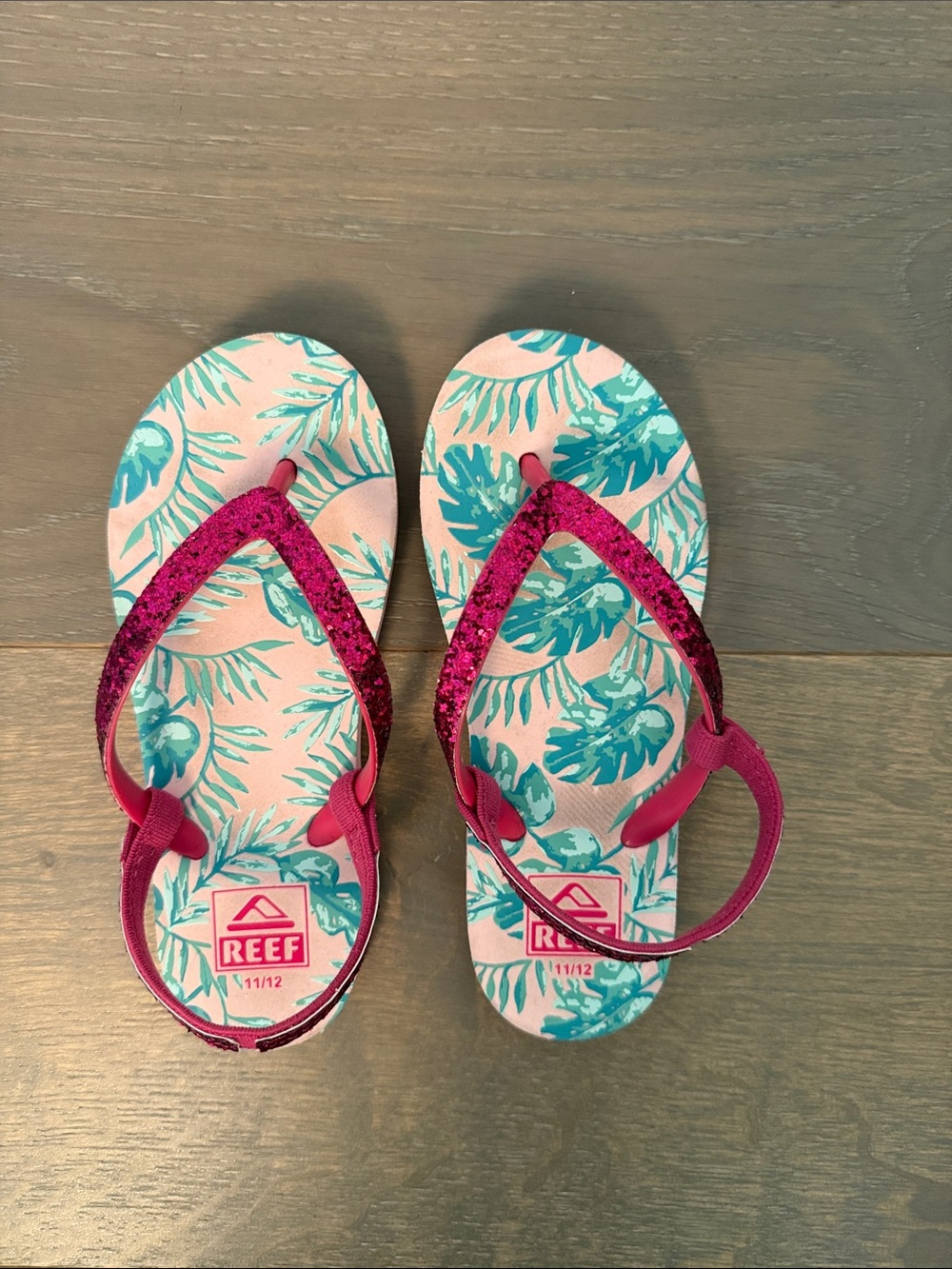 Reef Kids Hot Pink Glitter Strap Tropical Print Sandals
